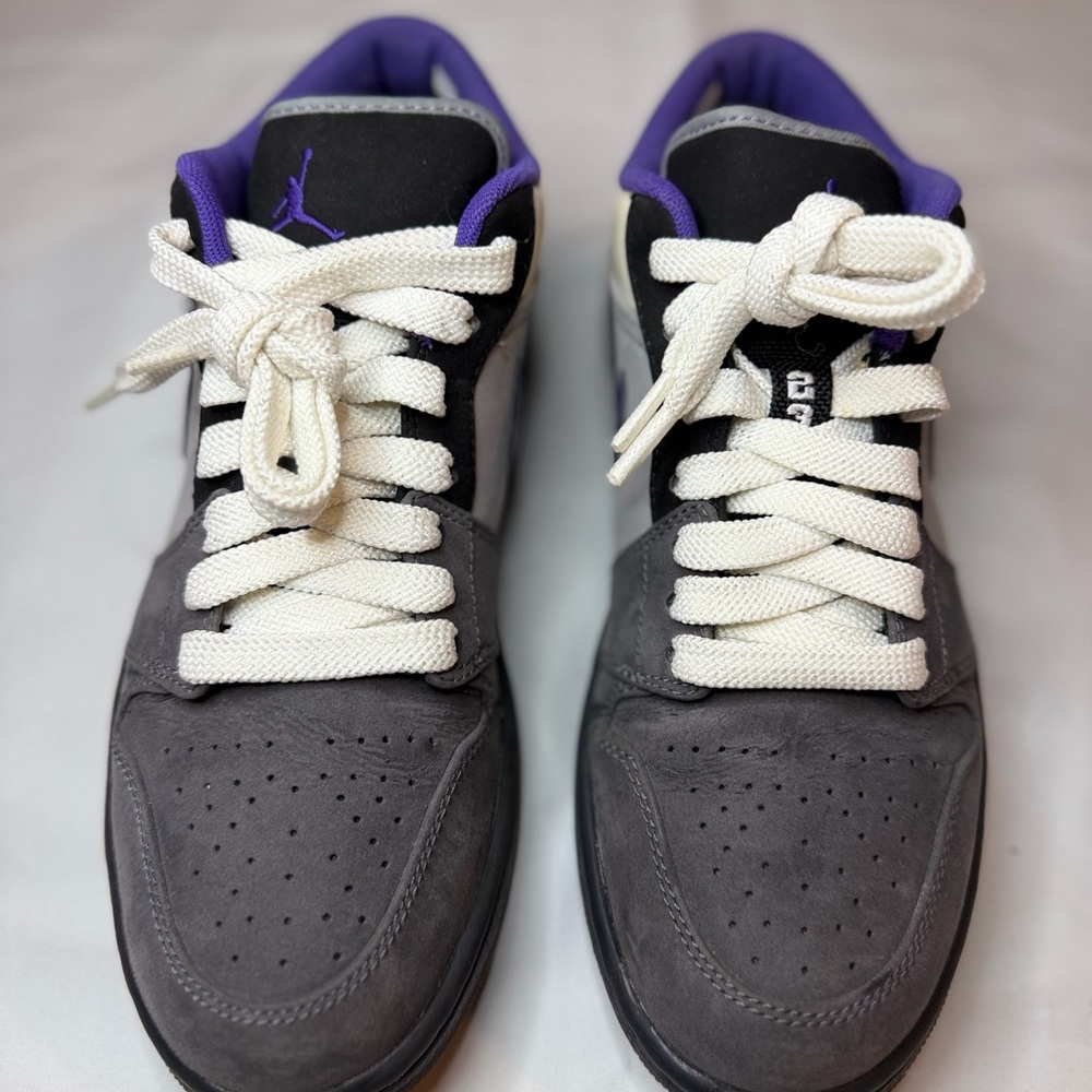 Air Jordan 1 Low grey and purple
